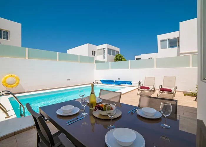 Ocean Wave - Sea Views - Free Private Heated Pool 플라야블랑카