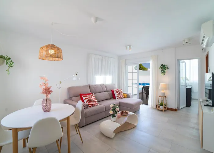 Ocean Wave - Sea Views - Free Private Heated Pool بلايا بلانكا