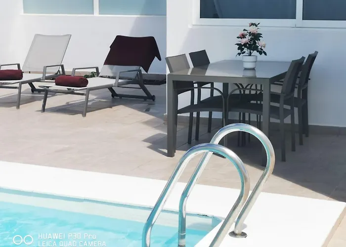 Ocean Wave - Sea Views - Free Private Heated Pool *