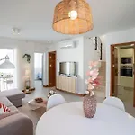 Ocean Wave - Sea Views - Free Private Heated Pool Playa Blanca (Lanzarote)