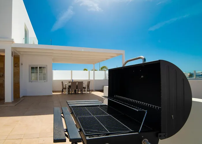 Ocean Wave - Sea Views - Free Private Heated Pool *