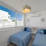 Ocean Wave - Sea Views - Free Private Heated Pool فيلة