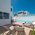 Ocean Wave - Sea Views - Free Private Heated Pool