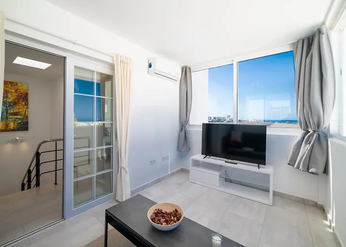 Villa Ocean Wave - Sea Views - Free Private Heated Pool